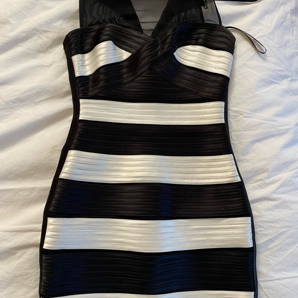 BCBGMaxAzria Dresses & Skirts - Bcbgmaxazria Bandage Dress XS